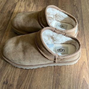 Chestnut Ugg Classic Slippers